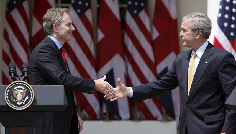 epa02310790 (FILE) A file photo dated 17 May 2007 shows US President George W. Bush (R) and British Prime Minister Tony Blair shake hands after addressing the media in the Rose Garden at the White House in Washington, D.C., USA. EPA/MATTHEW CAVANAUGH