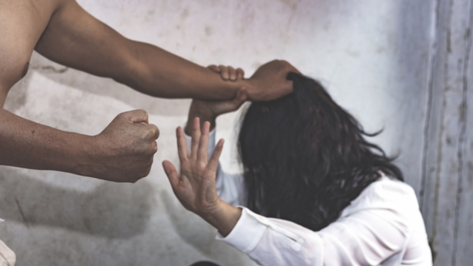 κρούσματα ενδοοικογενειακής βίας
